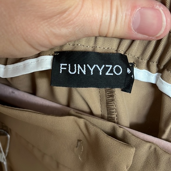 Tan trousers - Picture 4 of 4